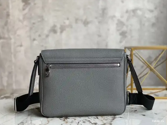 VUITTON PM DISTRICT LOUIS 0505
